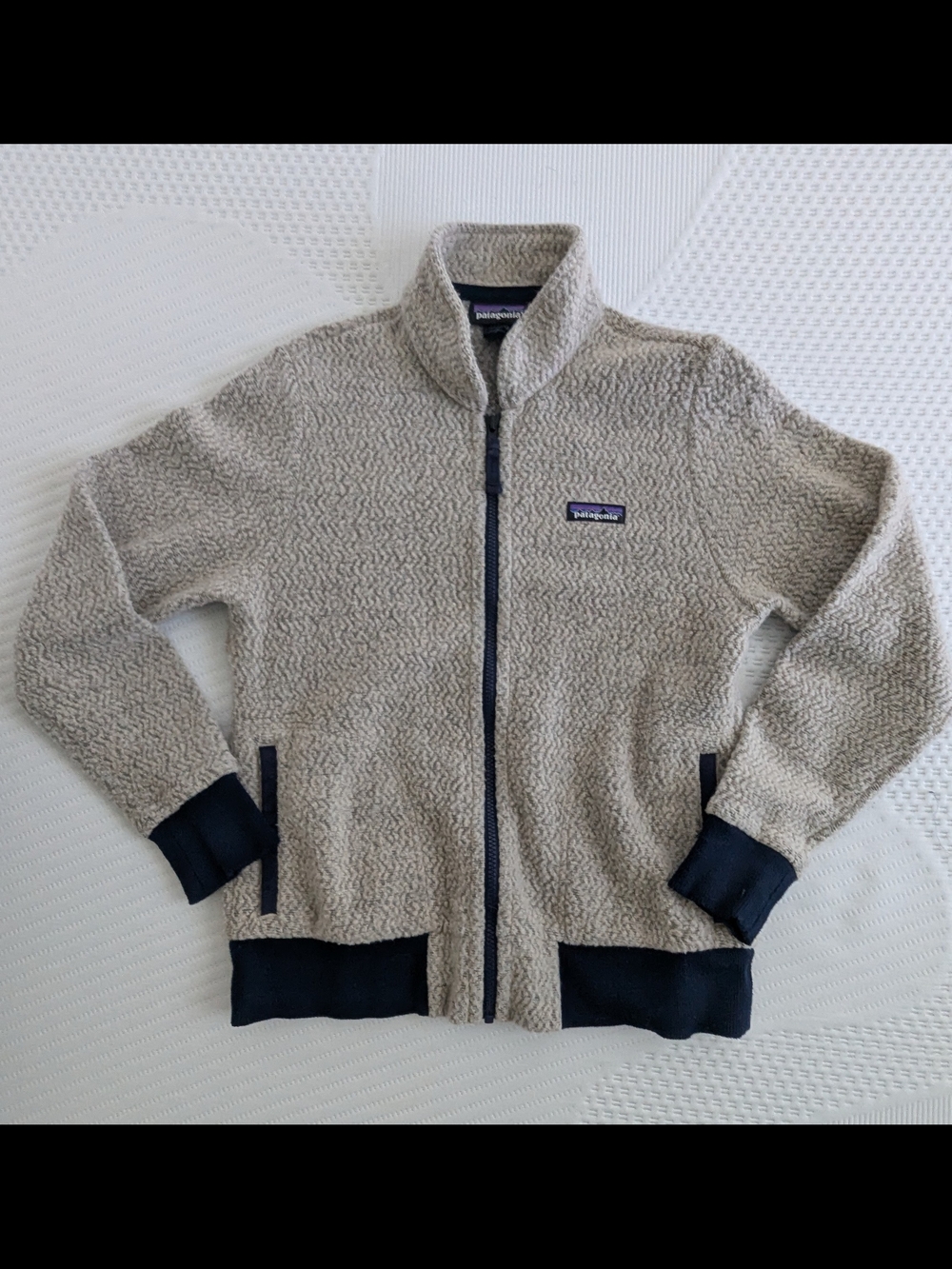 Patagonia Oatmeal Heather Fleece Jacket with Navy Trim